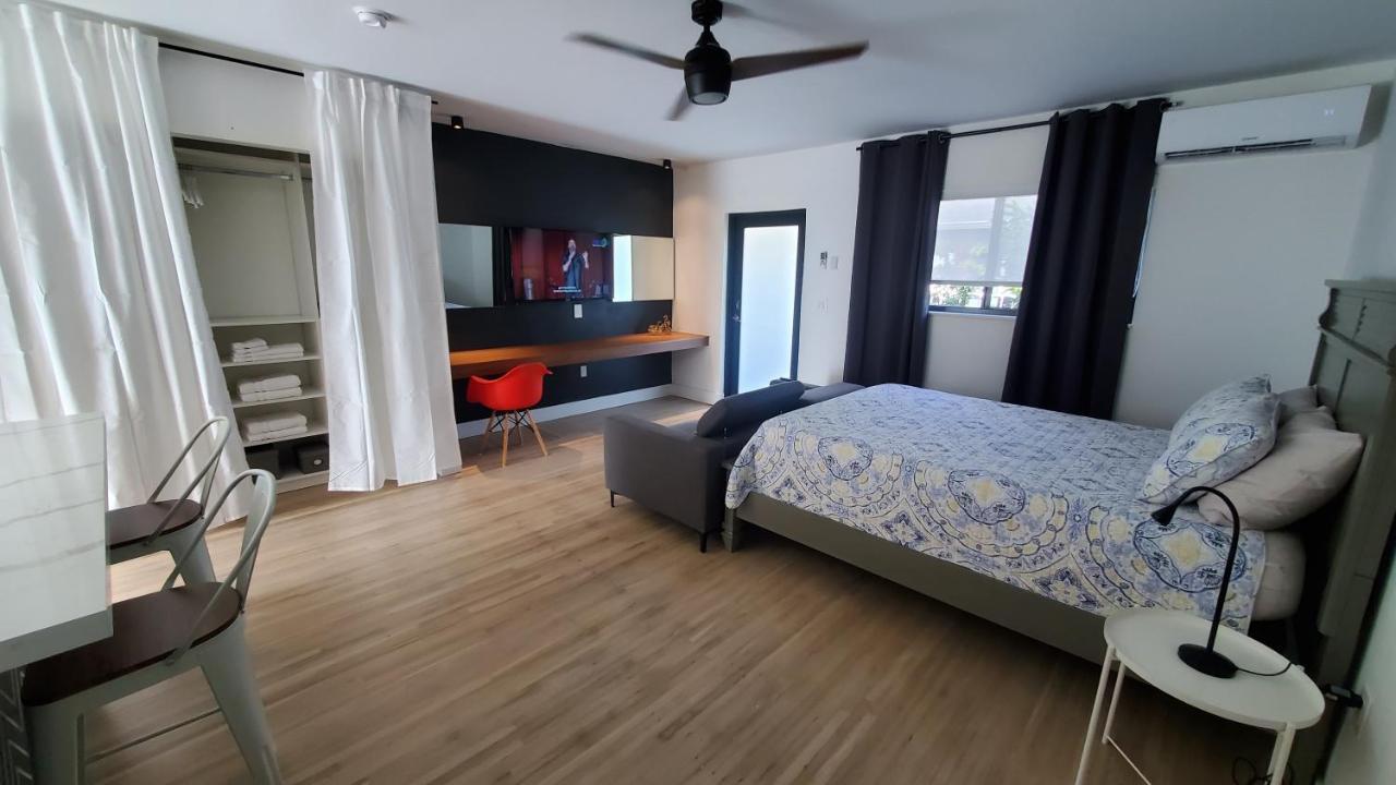 Casa Cuba In Little Havana, Brickell, Calle 8 And 10 Minutes To The Beach Free Parking Μαϊάμι Εξωτερικό φωτογραφία