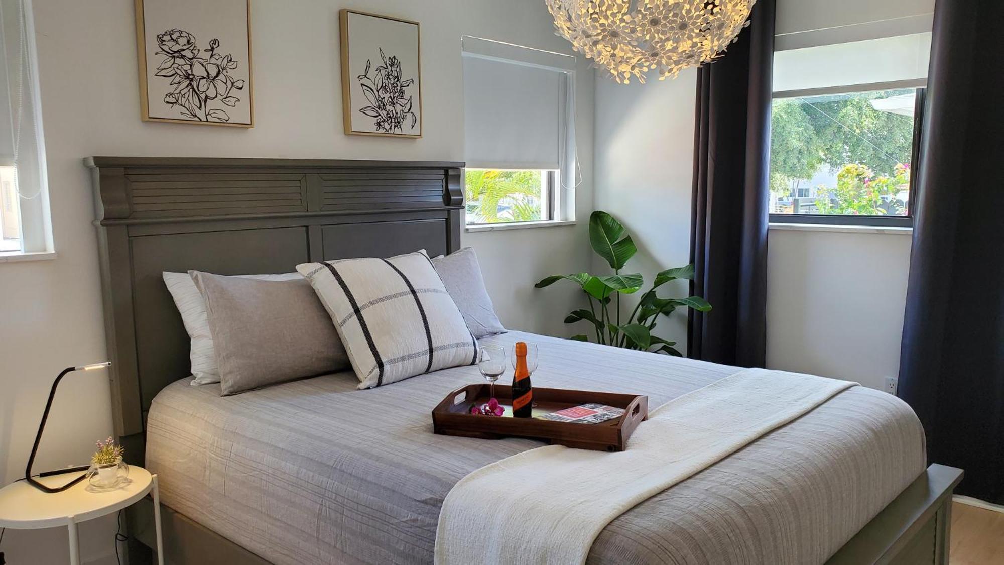 Casa Cuba In Little Havana, Brickell, Calle 8 And 10 Minutes To The Beach Free Parking Μαϊάμι Εξωτερικό φωτογραφία